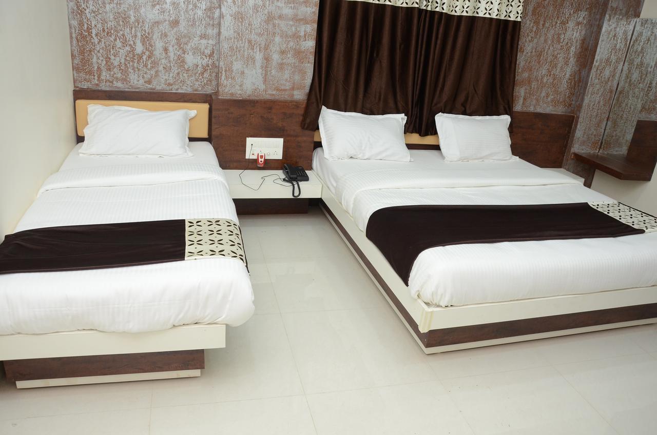 Hotel Bansidhar Somnāth エクステリア 写真